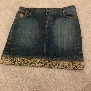 Brand: Cache Size: 4 US woman’s